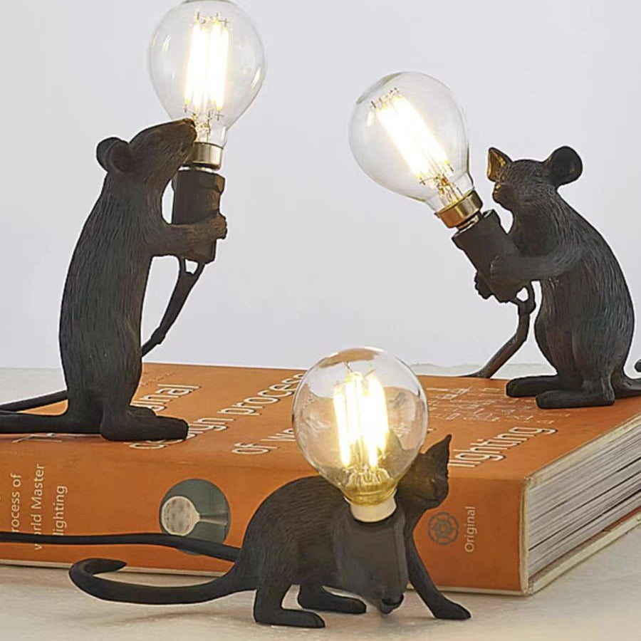 SUENTA Maus Nachttischlampe aus Resin – Verspielt in 3 Farben