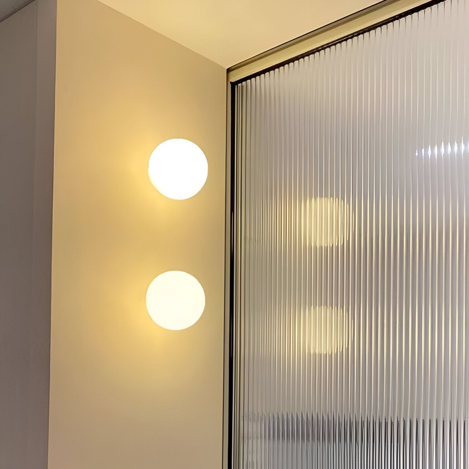 SUENTA Minimalistische Wandlampe aus Glas mit LED – Verschiedene Größen