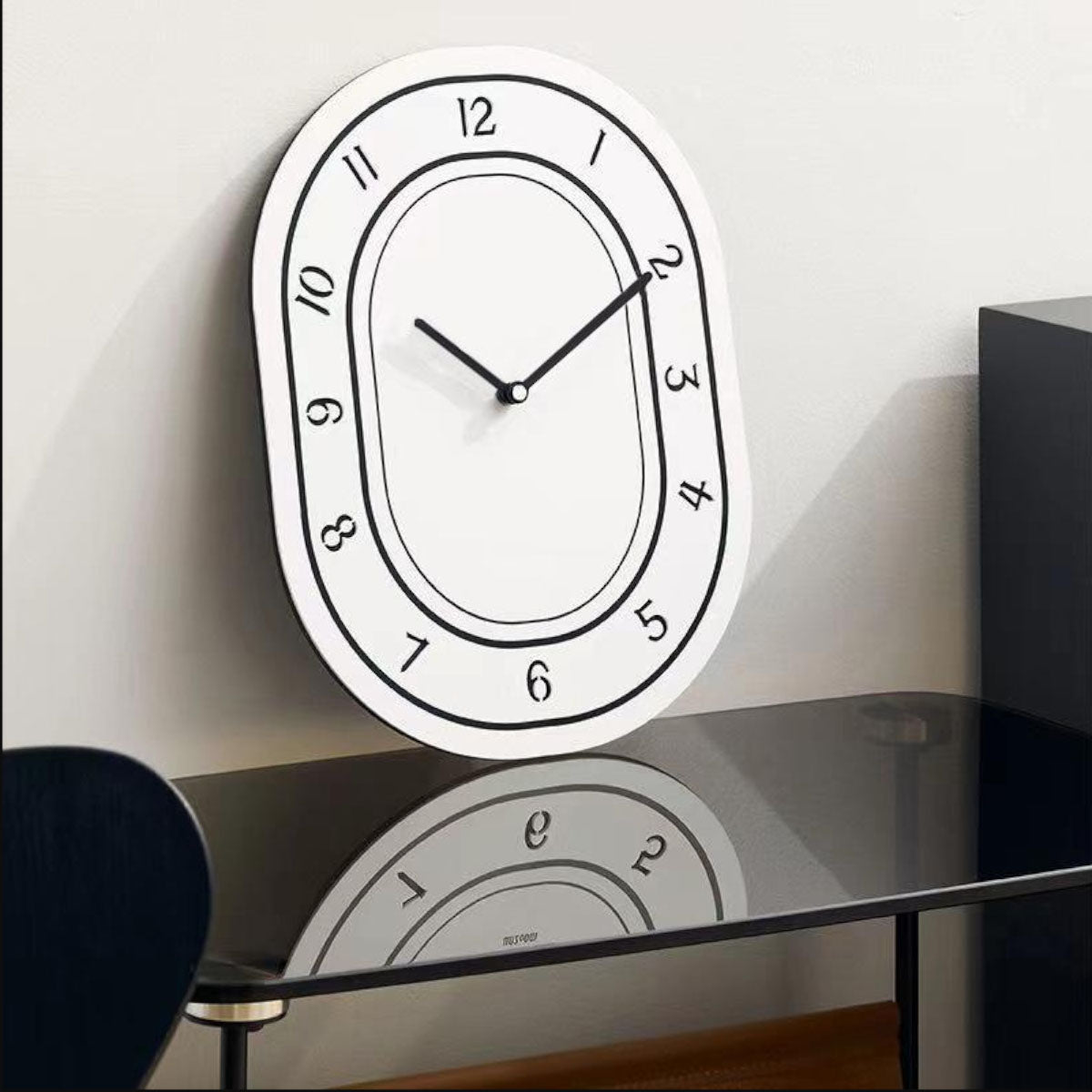 SUENTA Moderene Wanduhr aus Holz mit Acryl-Zeigern – Cremefarben 30 cm