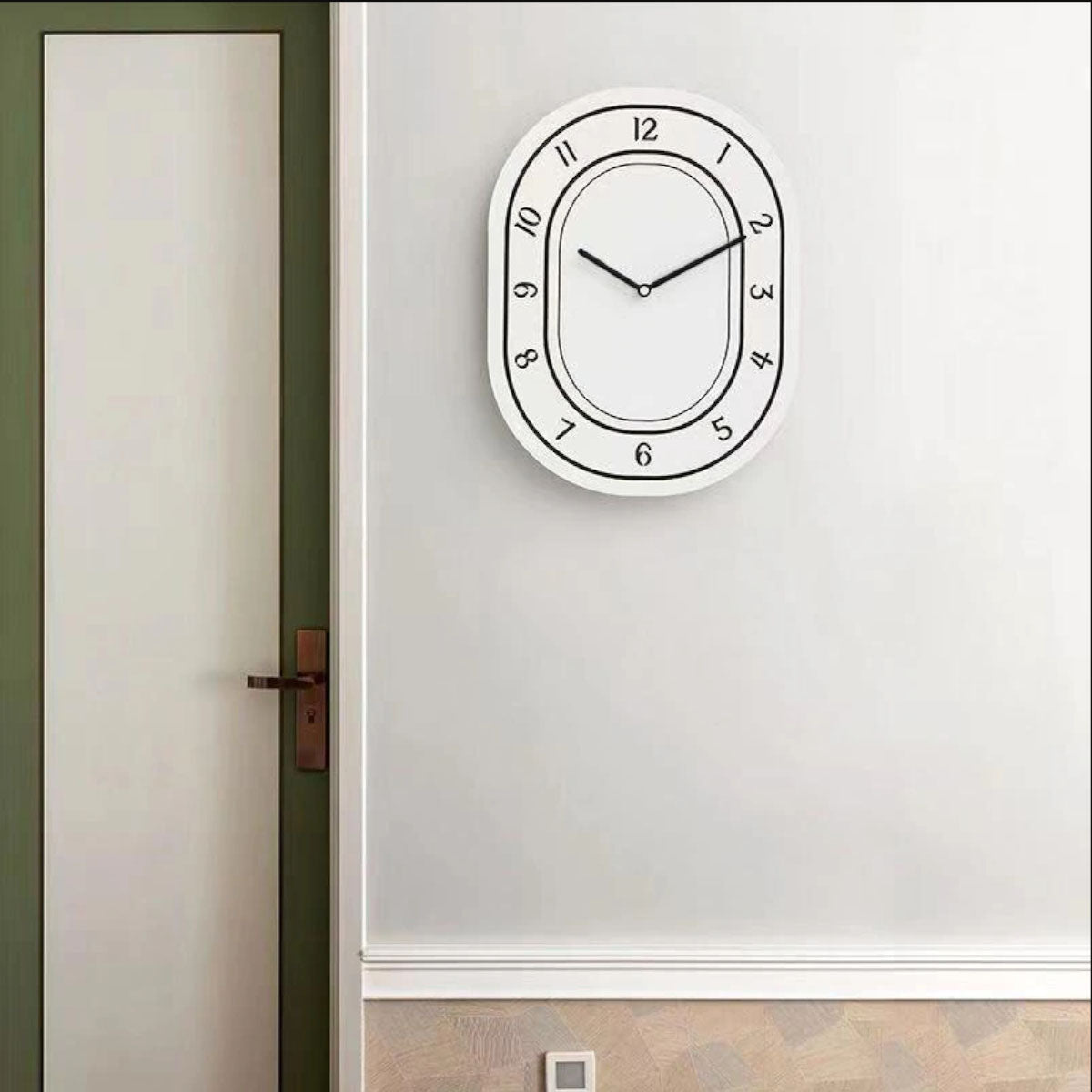 SUENTA Moderene Wanduhr aus Holz mit Acryl-Zeigern – Cremefarben 30 cm