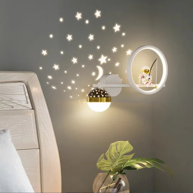 SUENTA Moderne Kinderlampe mit Sanfter LED-Beleuchtung – Ideal für Kinderzimmer Weiß links Drei Farben