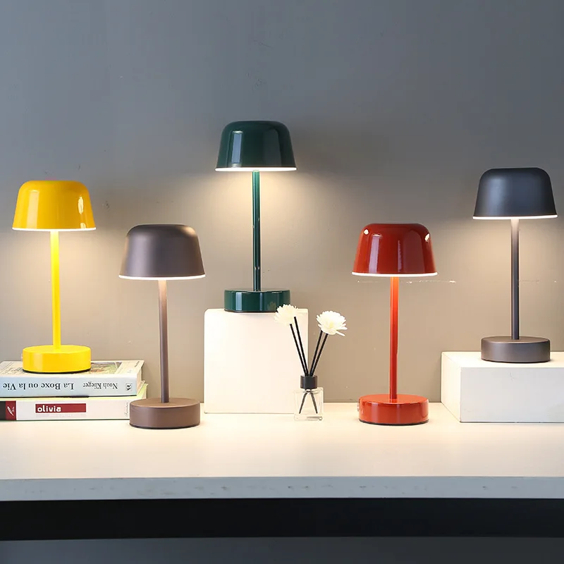 SUENTA Moderne Leuchte Mit Metallgehäuse Und Farbvielfalt Modern