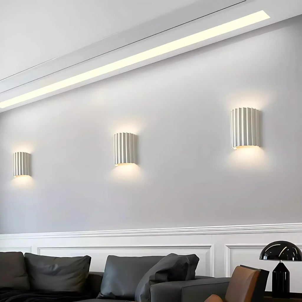 SUENTA Moderne Wandlampe aus Harz mit LED – Elegantes Design für Wohnzimmer