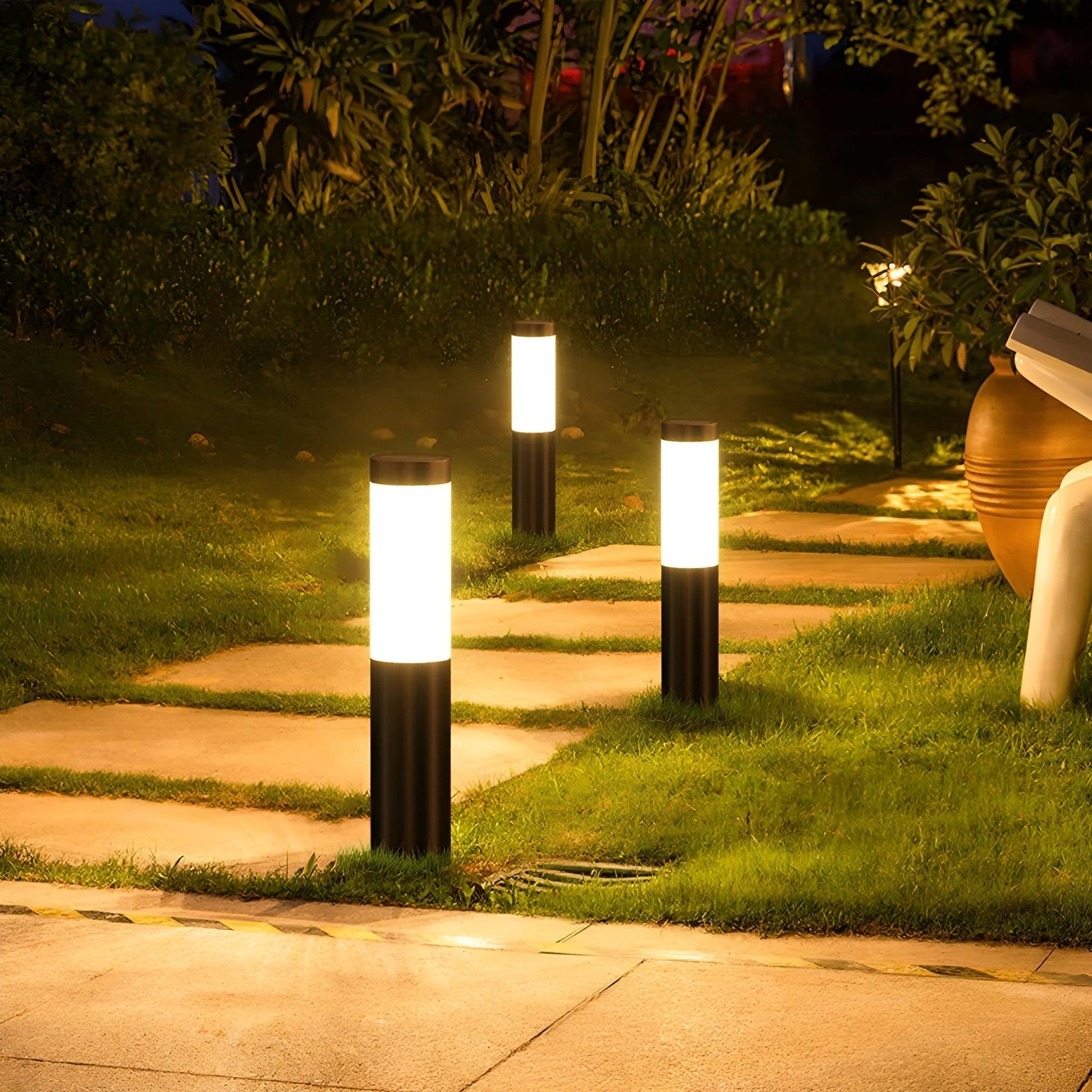 SUENTA Solarbetriebene LED Gartenlampe – Wetterfest, Einfache Installation Default