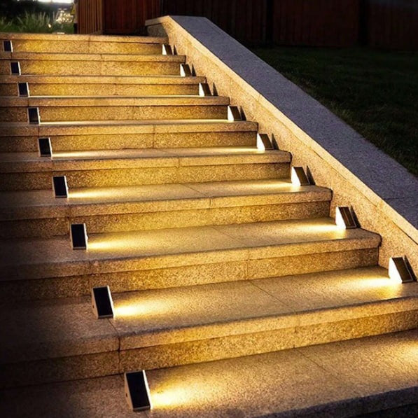 SUENTA Solarbetriebene Treppenbeleuchtung IP67 – Wasserdicht, LED, Einfache Montage