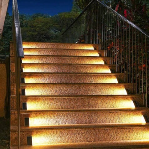 SUENTA Solarbetriebene Treppenbeleuchtung IP67 – Wasserdicht, LED, Einfache Montage