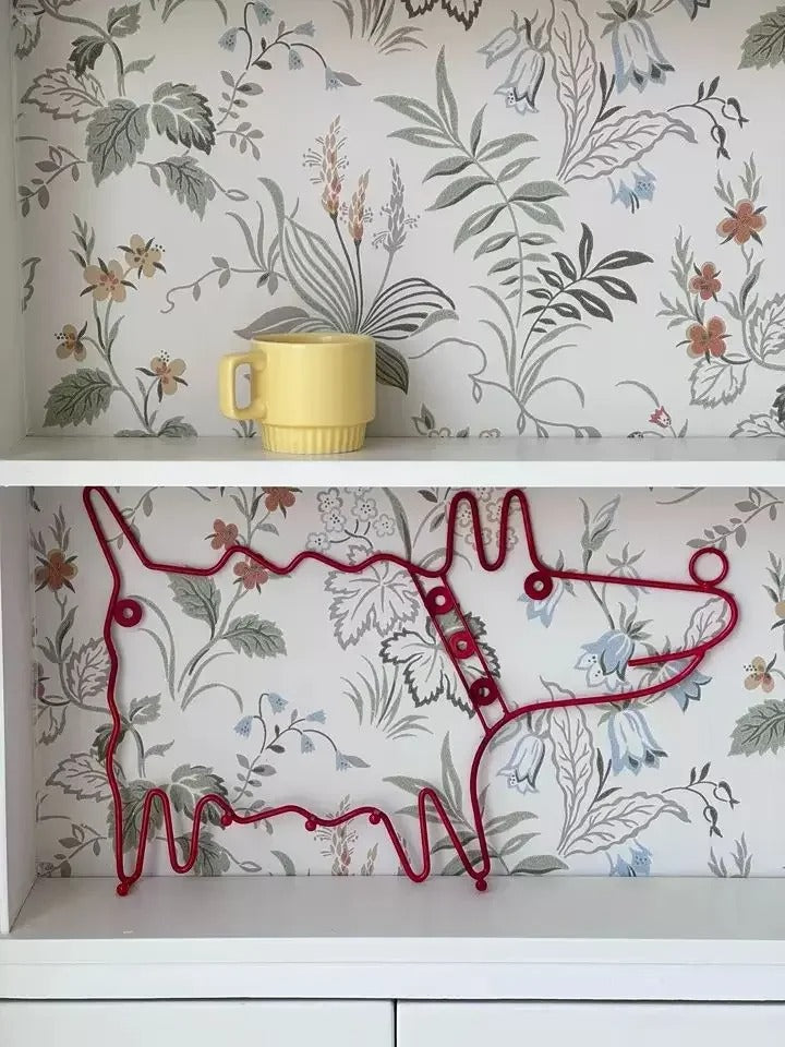 SUENTA Wandhaken Rot im Nordic-Stil mit 5 Kleiderhaken für die Wand