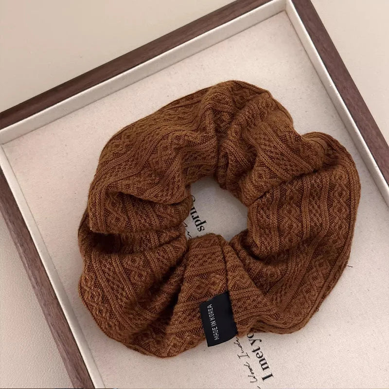 SUENTA Vintage Knit Pattern Hair Scrunchie for Women & Girls - Oversized Knitted Elastic Hair Tie & Sweet Retro Ponytail Holder Fashion Hair Accessory Brown
