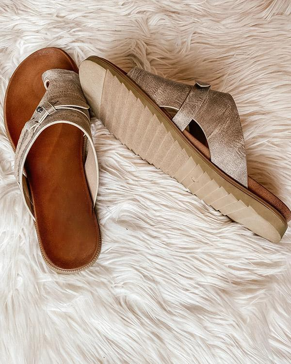 SUENTA Damen Sandalen Minimalistische Eleganz Veganem Leder Slip On
