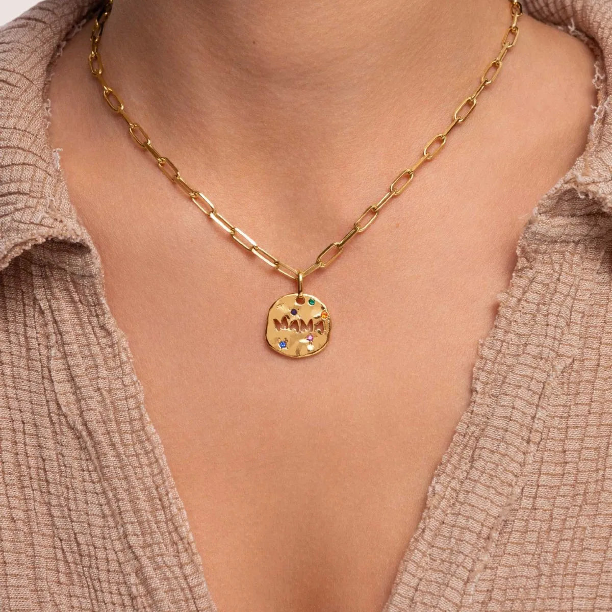SUENTA Mother's Day MAMA Necklace Gift - Irregular Circular Guardian Pendant in Waterproof Stainless Steel, Dainty Mom Jewelry Gift for Women