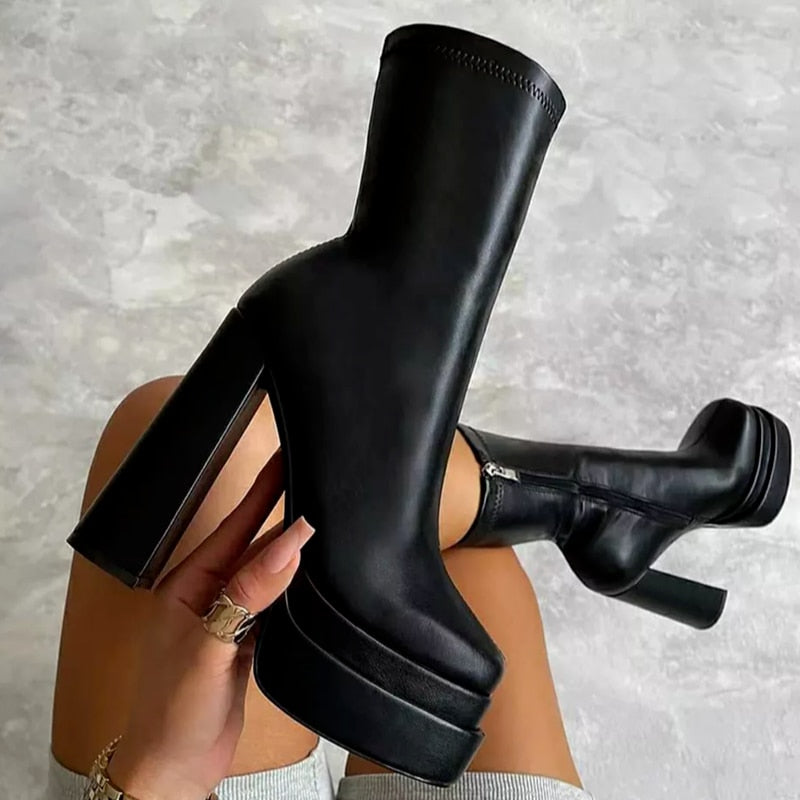 SUENTA Haven Damen Plateau-Stiefeletten - 5 cm Höhe aus Kunstleder schwarz