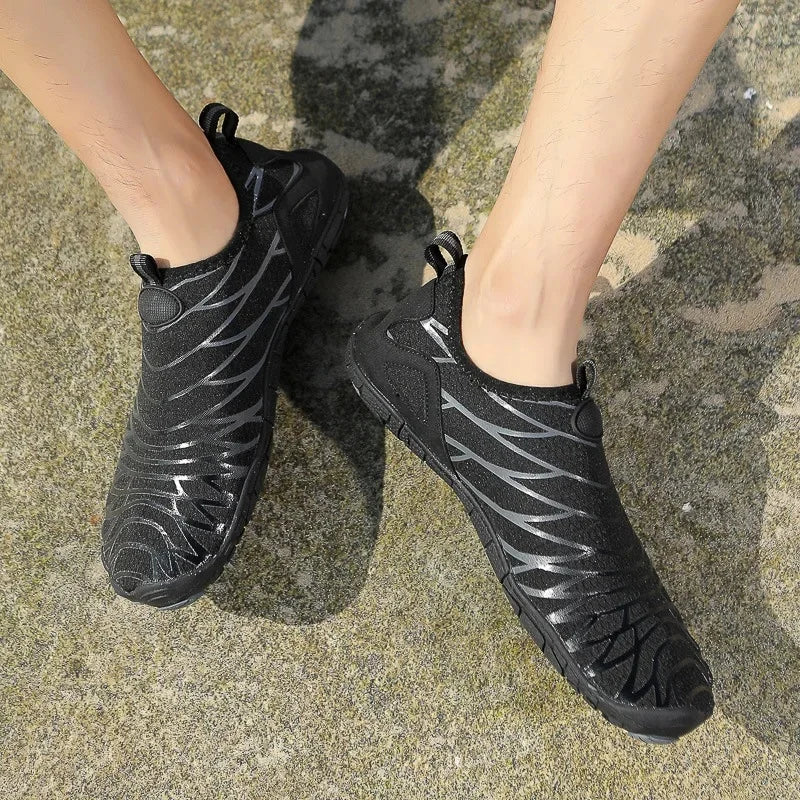 SUENTA Unisex Wasserdichte Barfußschuhe Rutschfest Laufgefühl Schwarz