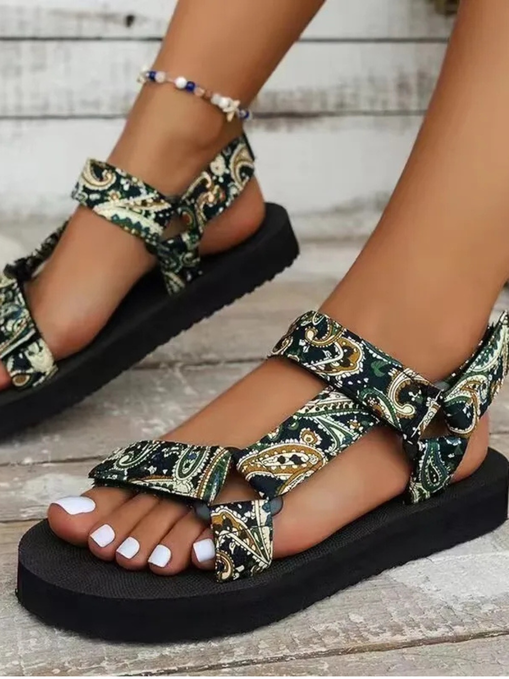 SUENTA Damen Flache Sandalen Leichte Sommerschuhe Rutschfeste Sohle Grün