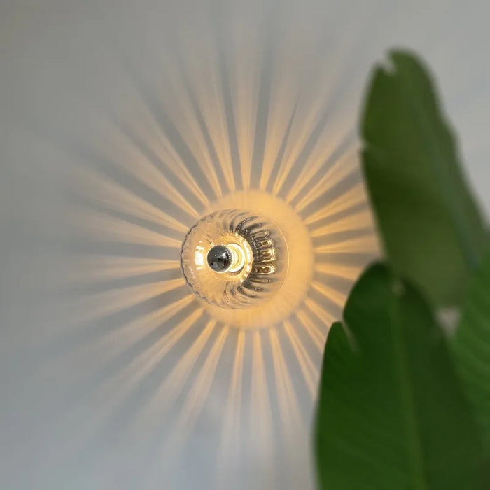 SUENTA Skandinavische Bauhaus-Wandlampe