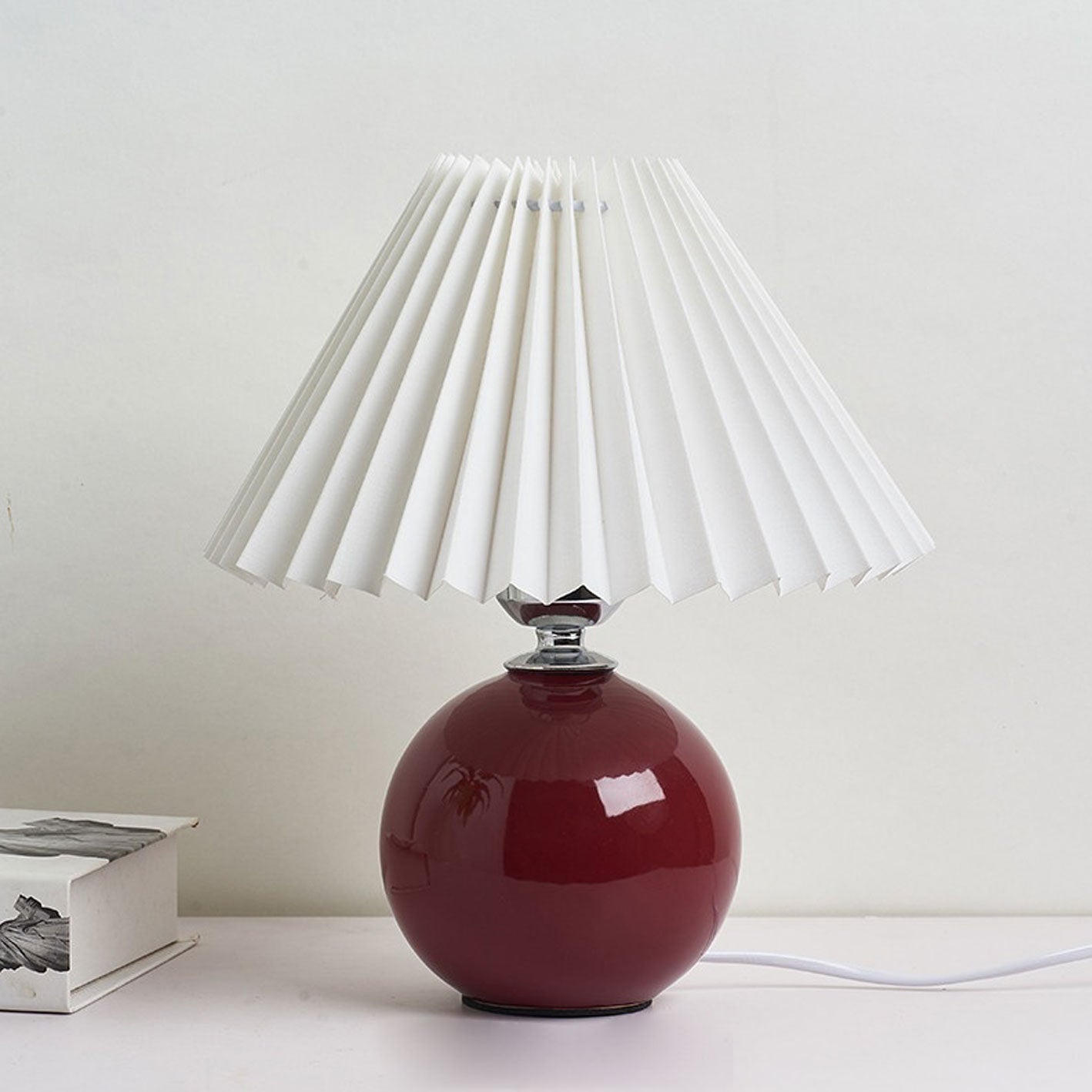 SUENTA Tischlampe Keramik Minimalistisch Plissierter Schirm Burgunder Weiß Druckschalter