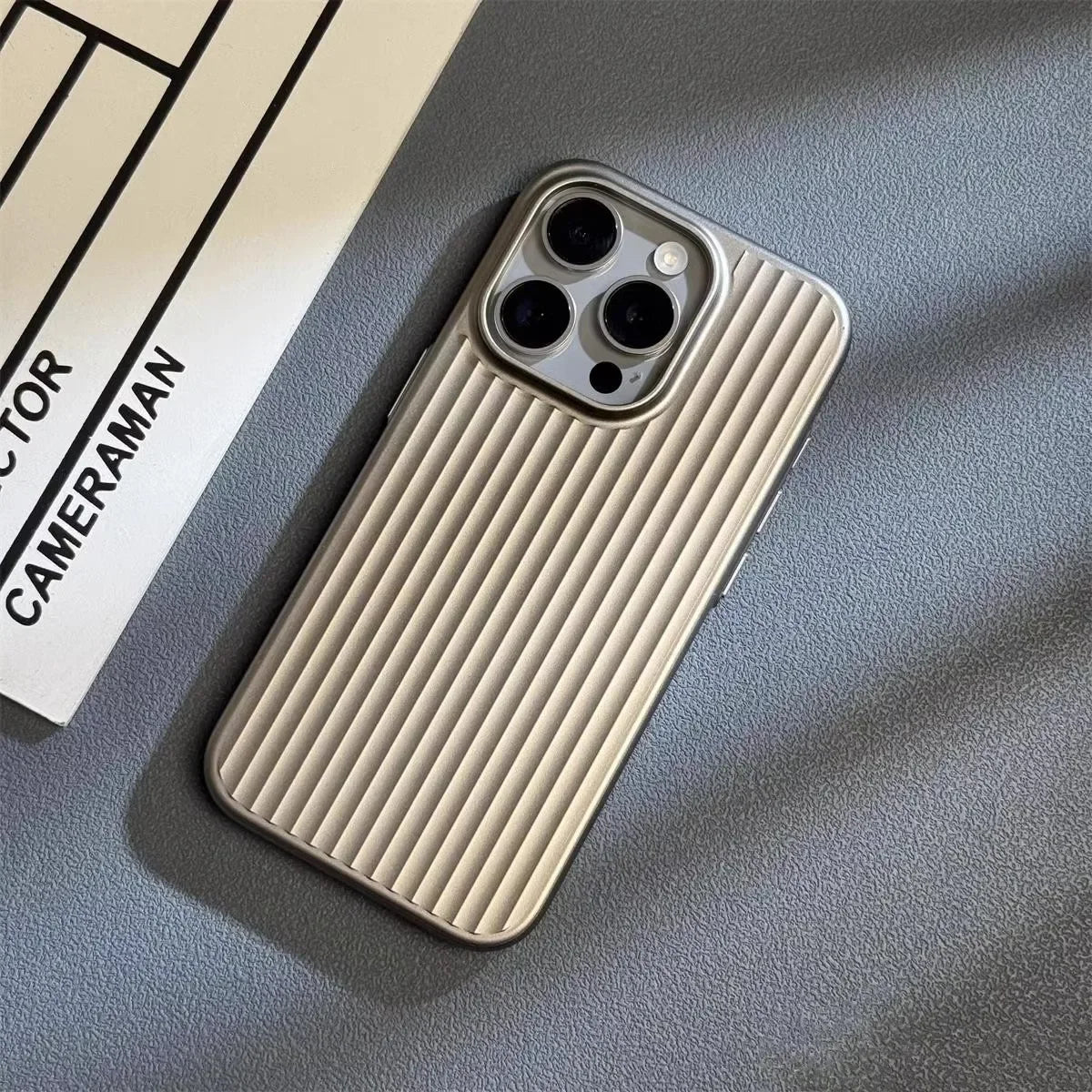SUENTA Handyhülle Ultra-dünne Stoßfeste iPhone Schutz Vor Stürzen Titan