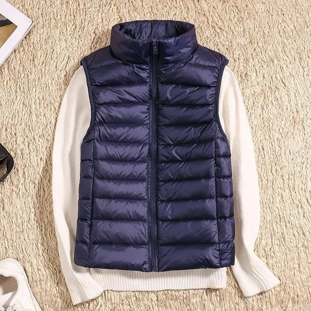 SUENTA Aura | Ultraleichte Daunenweste – warm und stylisch, ideal für Outdoor-Aktivitäten. Marineblau