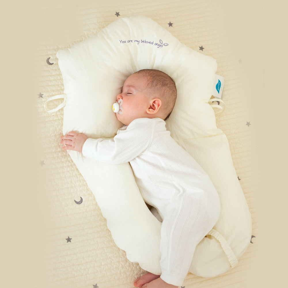 SUENTA Infant Hug Sleep Pillow for Newborns - Calming Anti-Startle Sleeping Cushion with Gentle Chest Pressure & Breathable Cotton Cover for Crib Default