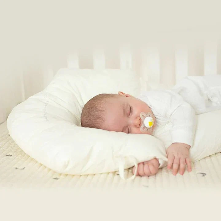SUENTA Infant Hug Sleep Pillow for Newborns - Calming Anti-Startle Sleeping Cushion with Gentle Chest Pressure & Breathable Cotton Cover for Crib