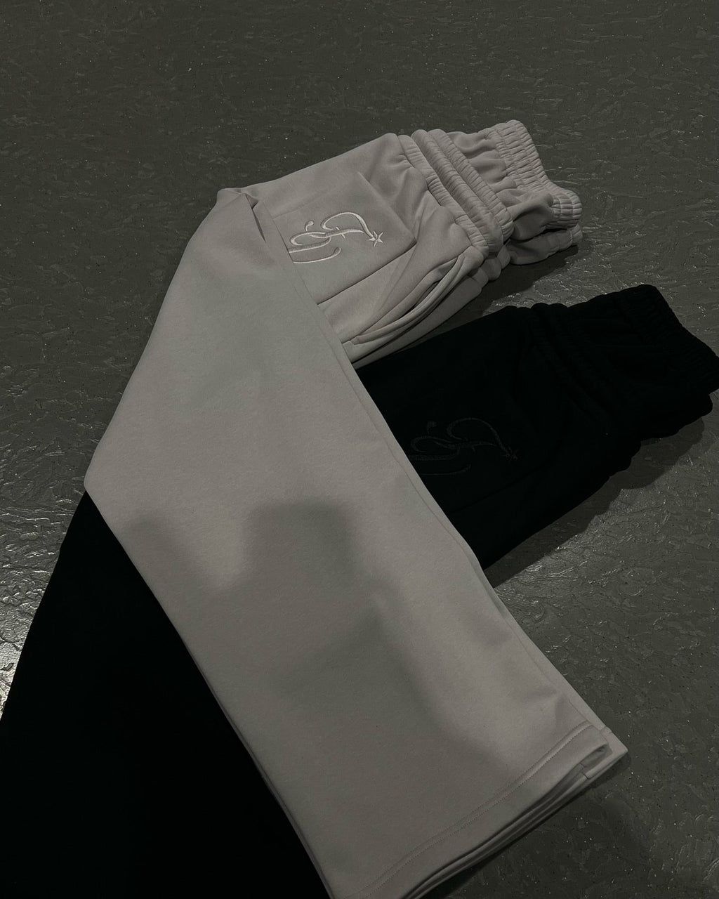 SUENTA Unisex Baggy Jogginghose Verstellbarer Bund Taschen Polyester-Viskose-Mischung