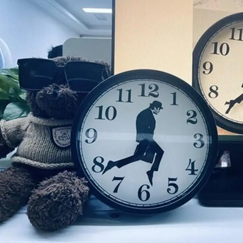 SUENTA Wanduhr Silly Walk-Design ABS-Material Originelle Note