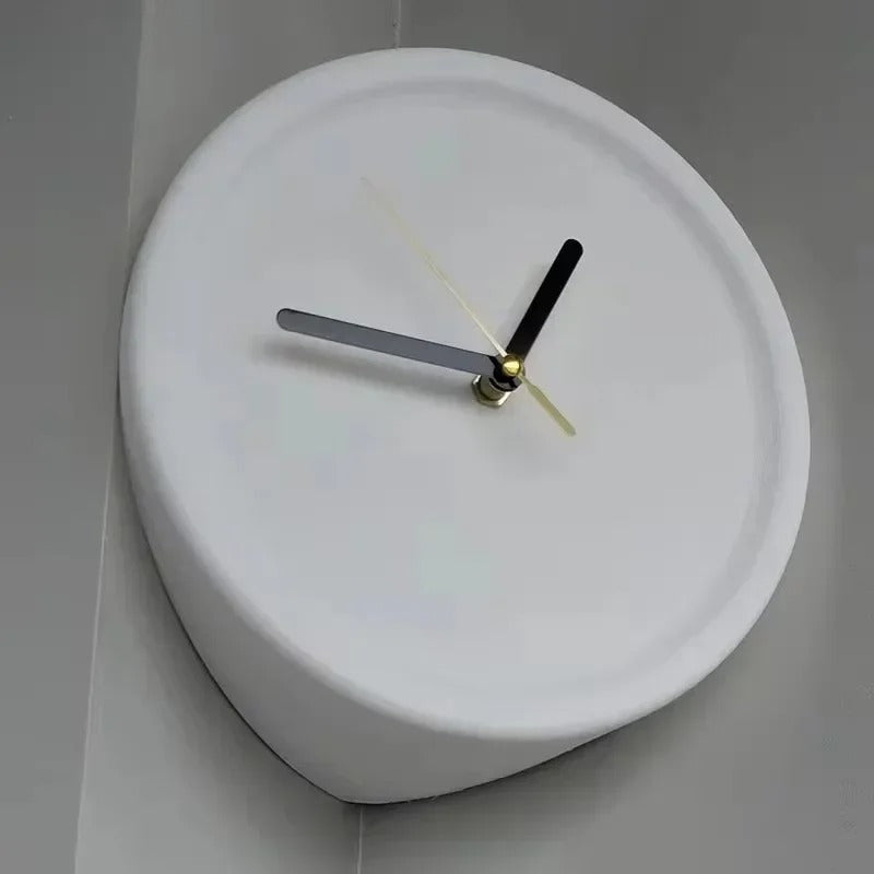 SUENTA Cornetto Wanduhr Wand-Eckuhr Umweltfreundlichem Material Kompakt Weiß Innenecke