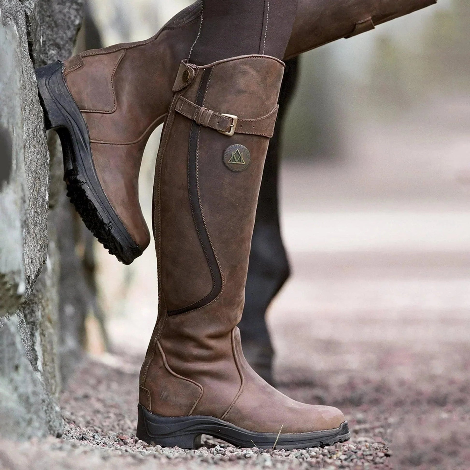 SUENTA Wasserdichter Damen-Winterreitstiefel aus Leder mit hervorragender Isolierung und Langlebigkeit Dunkelbraun