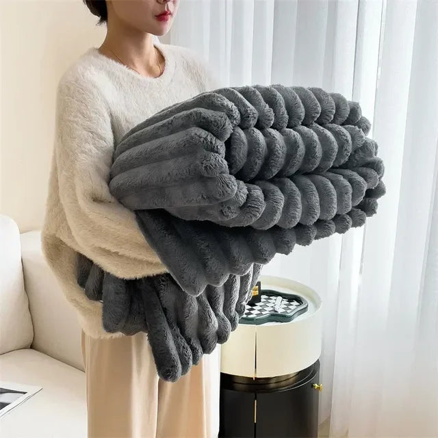 SUENTA Weiche Plüsch-Maxi-Decke - LuxuraWrap Dunkelgrau