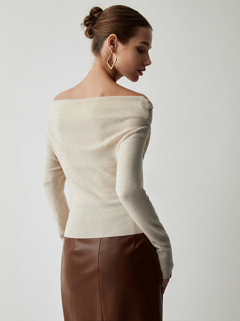 SUENTA Damen Yasmin Off-Shoulder Stricktop Wickelstil Feminine Silhouette