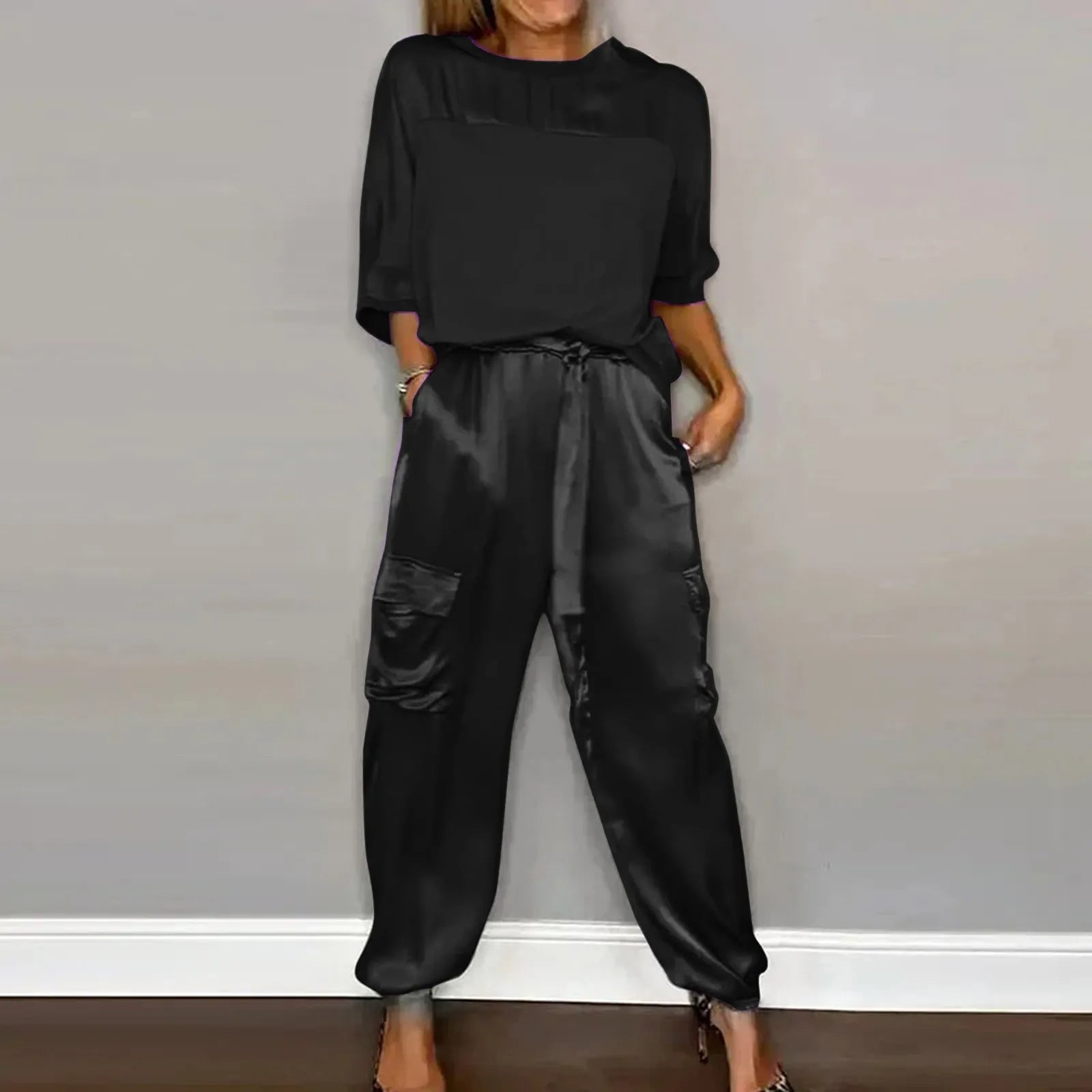 SUENTA Damen Satin Zweiteiler – Elegantes Set mit Halbärmeliger Atmungsaktiver Bluse Schwarz
