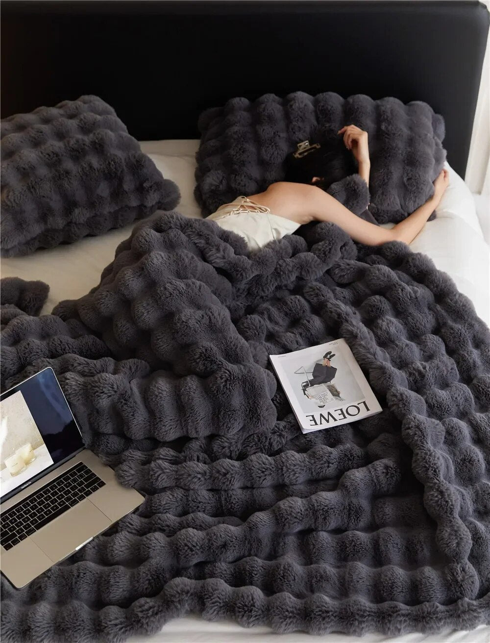SUENTA Die Plüschdecke, Über die Alle Sprechen! - WarmWol Dunkelgrau