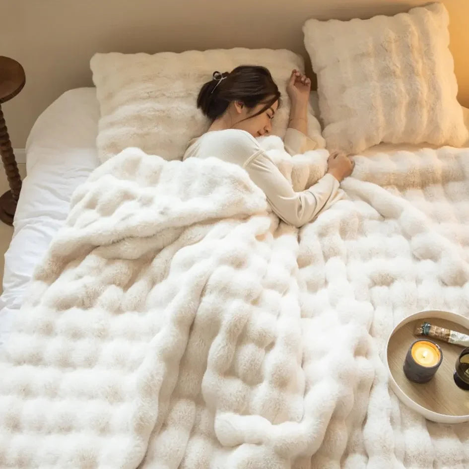 SUENTA Die Plüschdecke, Über die Alle Sprechen! - WarmWol Weiß