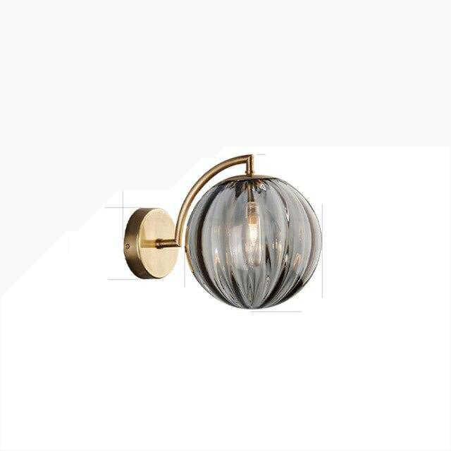 SUENTA Wandlampe LED in Gold mit rauchiger Glaskugel Scone