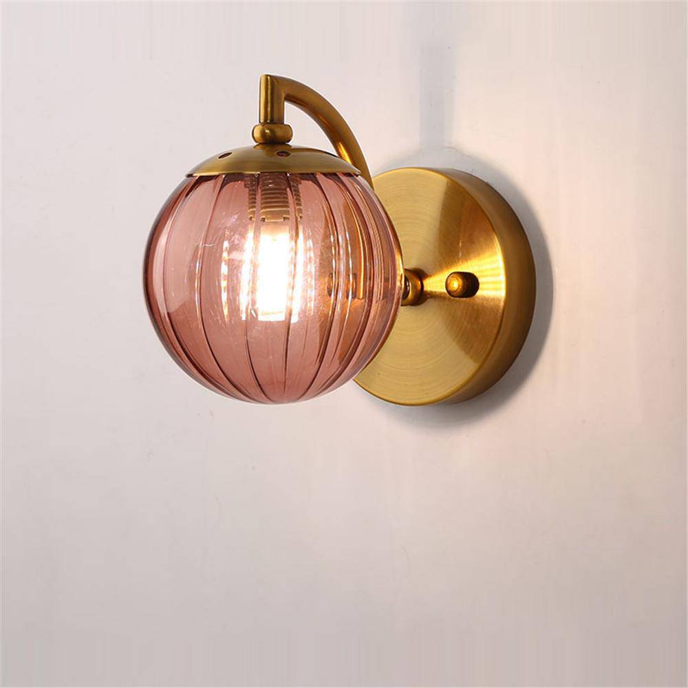 SUENTA Wandlampe LED in Gold mit rauchiger Glaskugel Scone